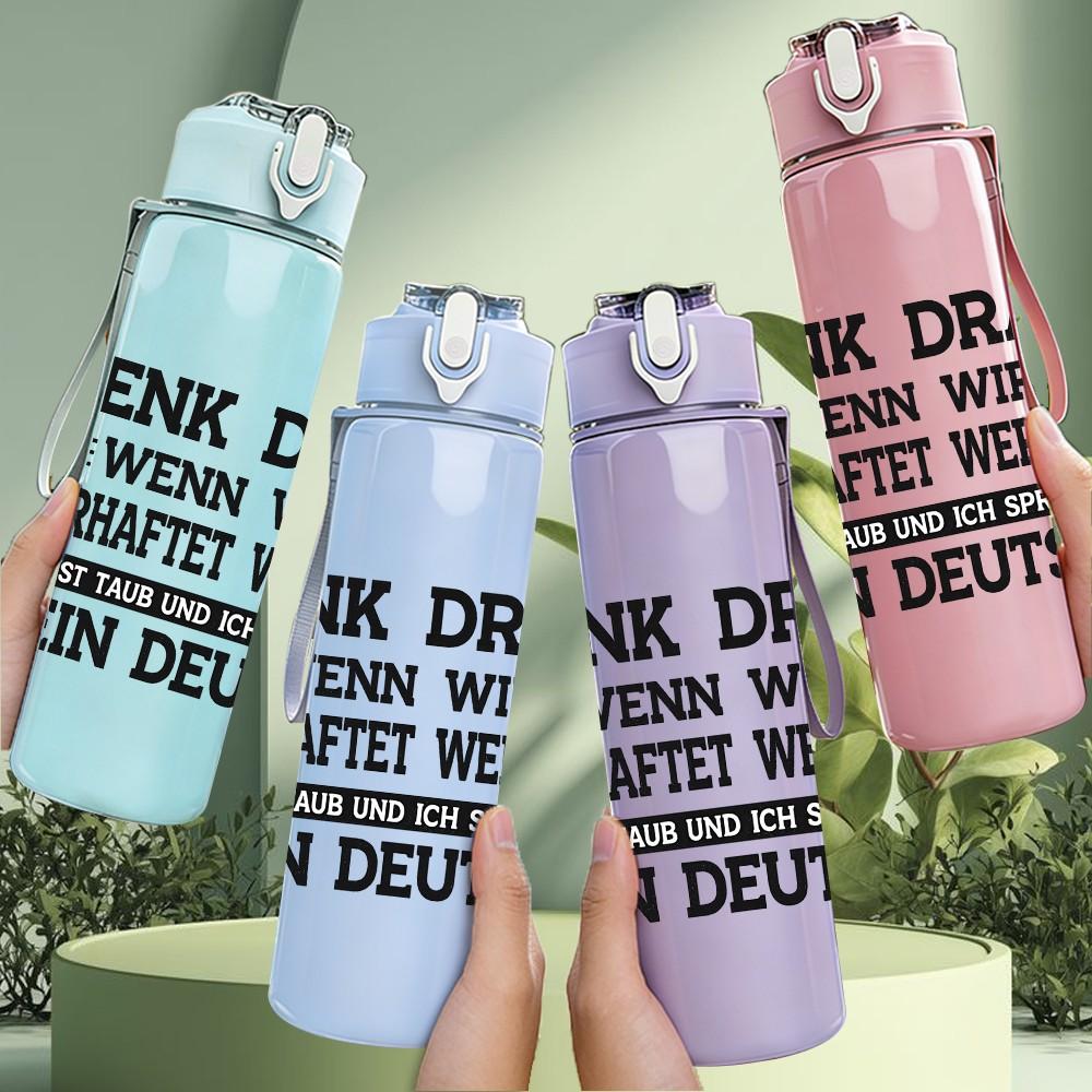 1PC Denk Dran German Language Text Print 750ml Color Plastic Sports Water Bottle Leakproof Flip Straw Lid Suitable for Sports Office Home Use