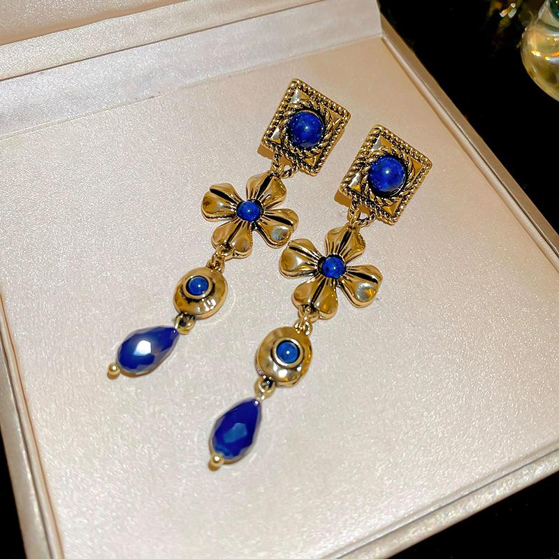 Vintage Exquiste Baroque Portrait Pendant Earrings for Women Palace Rhinestones Heart Flower Dangle Earring Accessories K1