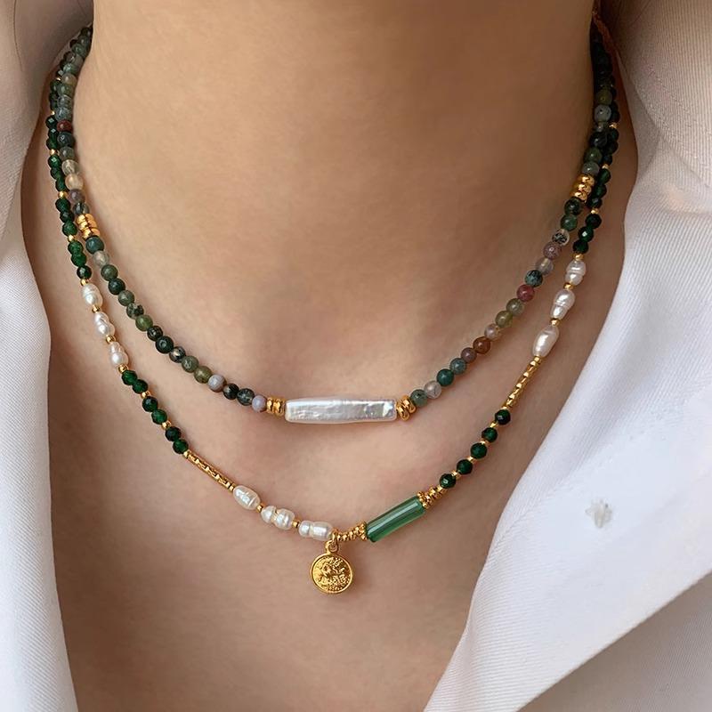 Women's Light Luxury Fashion Layered Green Crystal Collarbone Necklace