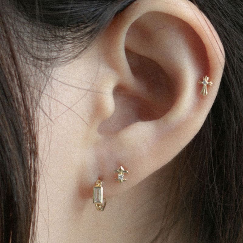 Youngglow 14k Antique Cross Cubic Piercing