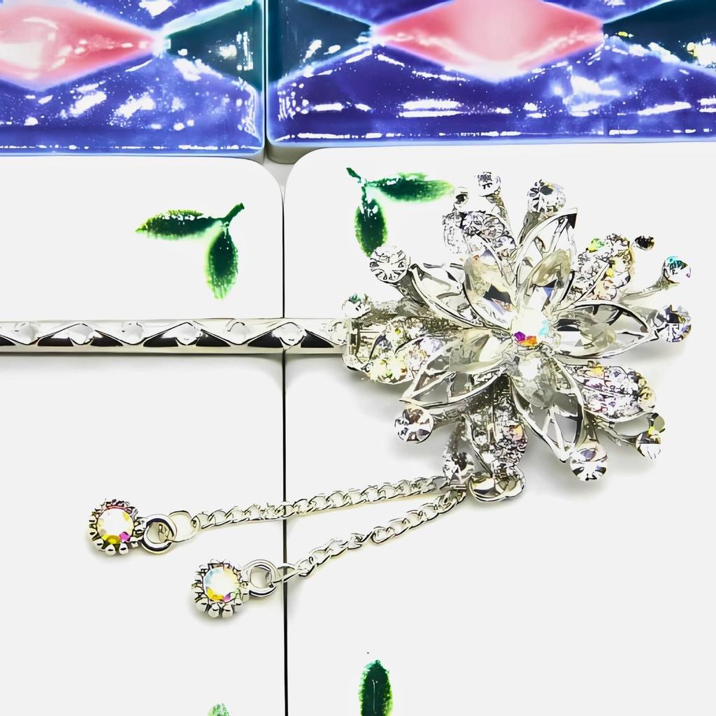 [Miaomyao] Miaomyao Hairpin (Kanzashi) - Single Hair Ornament for Japanese Traditional Clothing (Tomesode, Kimono, Etc.) - Metal, Silver, Crystal,