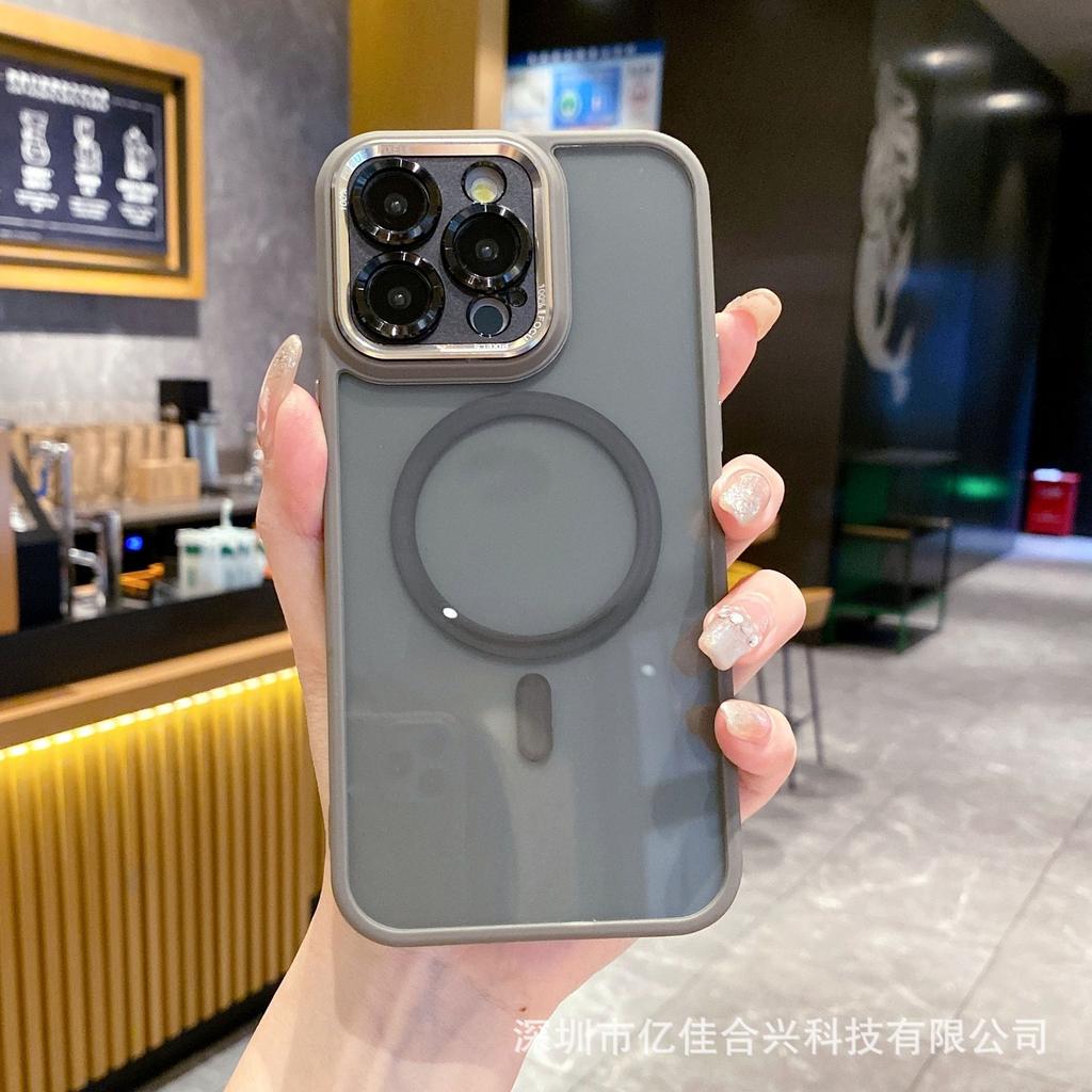 The new fine-hole eagle eye magnetic suction is suitable for iPhone17promax mobile phone case, Apple 16 transparent hard case protective case.