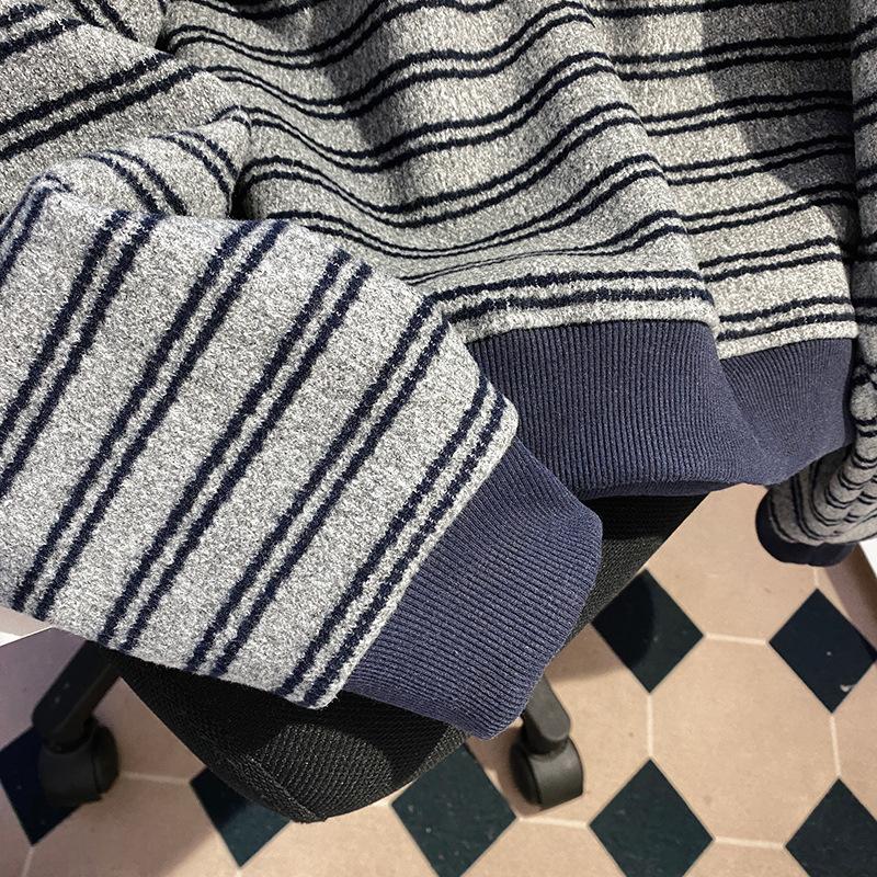 The compound is really super, the velvet and thickened contrasting striped turtleneck sweater is loose and versatile to keep warm in autumn 