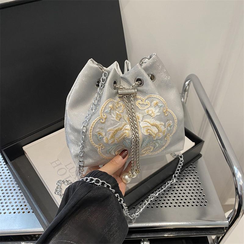 New Chinese Style Fine Embroidery Ladies Handbags 2025 Summer Fashion Shoulder Bag Crossbody Daily Party Tote Handbag For Women