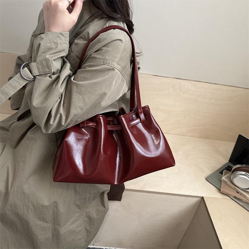 Pu Tote Bag For Daily Use With Magnetic Closure And Cell Phone Pocket For Urban Fashion Enthusiasts