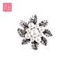 Spilla Corona di Perle e Strass di Cristallo Coreano - Spilla Versatile per Sciarpe da Donna con Spedizione Gratuita