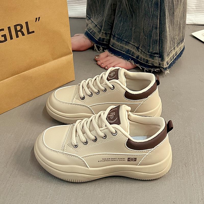 

2025 spring and autumn new leather white shoes women s versatile women s shoes comfortable students running sports shoes board shoes Q820 40
