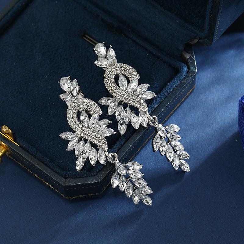 Retro Palace Ear Clips Big Luxury Rhinestone Bridal Earrings Elegant Sparkling Crystal Hanging Drop Party Wedding Jewelry Gift
