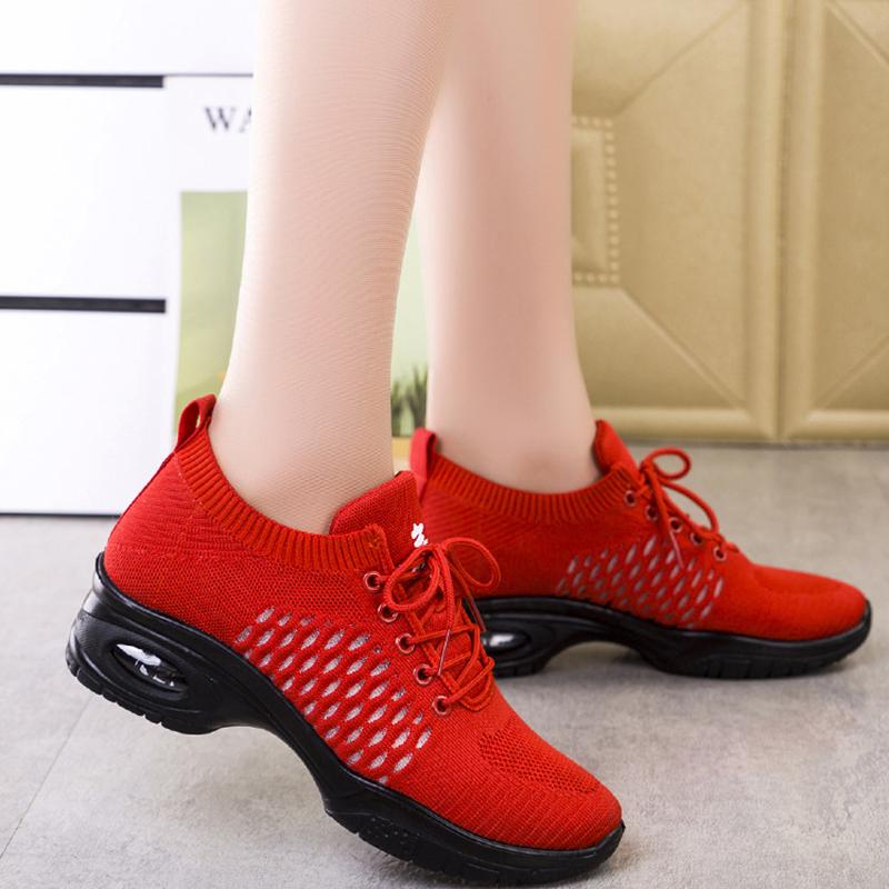 Women's Modern Dance Sneakers Soft Bottom Ballroom Jazz Sneakers Breathable Air Cushion Outdoor Women's The Old Beijing Shoes