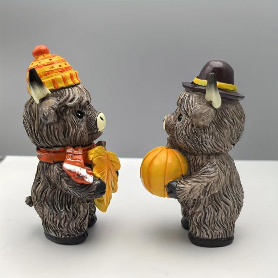 1/2Pcs Highland Cow Ornament Window Sill Cow Ornament Halloween Party Resin Decor Indoor Outdoor Decoration 1/2