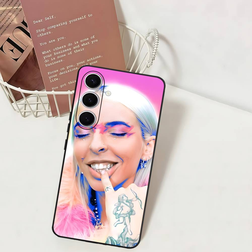 Classic Y-Young M-Miko Music Singer Phone Case For Samsung S 24 Fe 25 Ultra Plus 20 Lite 21 30 22 23 24 22 Ultra 5G Fundas