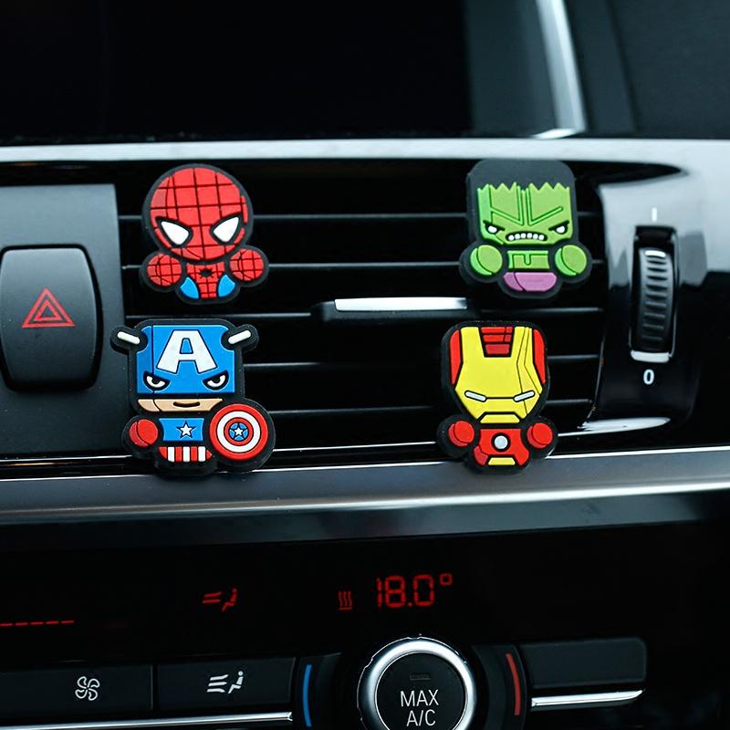 Roztomilý kreslený osvěžovač vzduchu do větrací mřížky s prémiovou vůní pro interiér vozu