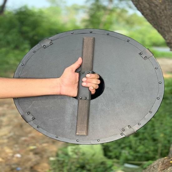 45.72 Cm Wooden Viking Shield, Norse Viking Warrior Shield, Valhalla Round Viking Shield, Ideal for LARP, Battle Cosplay Home Decor