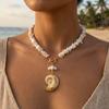 Collana con Ciondolo Conchiglia di Acrilico Frantumato e Perla Sintetica per Donne Uomini Bohemien Vacanza al Mare Estiva