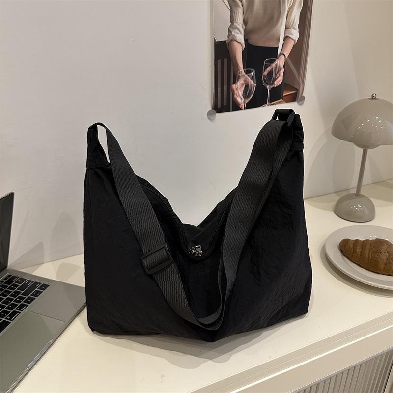 

Korean Style Lazy Leisure Crossbody Bag Large Capacity Lightweight Shoulder Bag Comfortable and Versatile Texture Stroage Bag чёрный