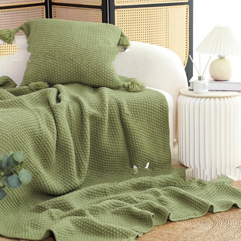 

LISM Plush Sofa & Nap Blanket