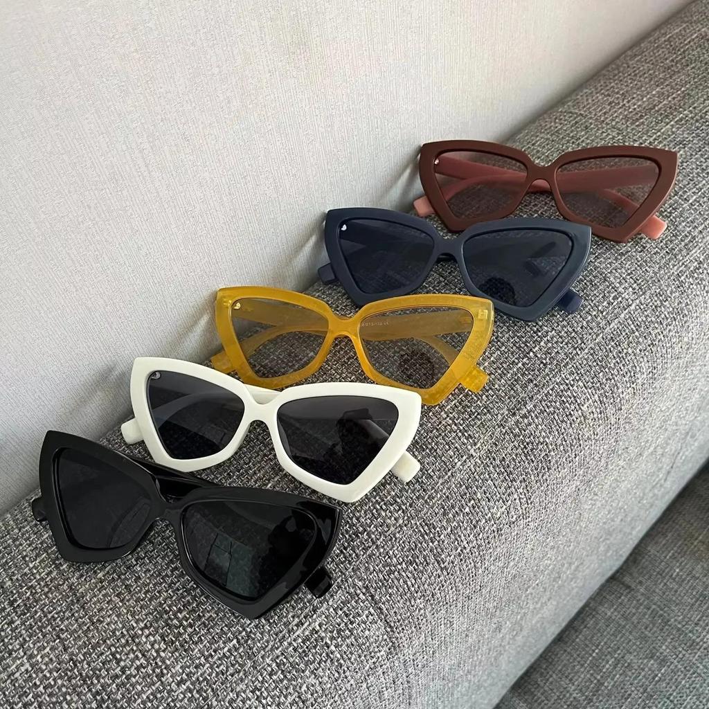 Cute Sexy Vintage Cat Eye Sunglasses Woman Small Black White Triangle Retro Ladies Sun Glasses Leopard Female Eyewear