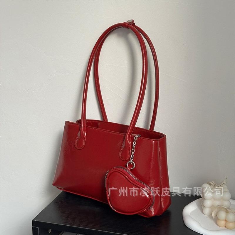 

Premium sense large capacity new women s bag niche texture retro love underarm bag shoulder bag