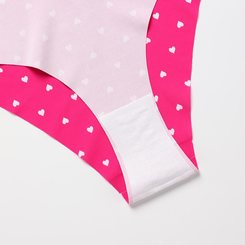 Large size sexy love printed underwear women's European and American ice silk seamless pure cotton crotch breathable yoga briefs without buttocks