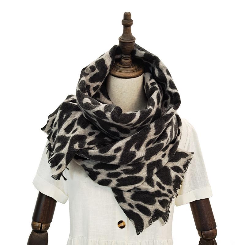 New Autumn and Winter Fashion Imitation Cashmere Scarf for Women, Classic Leopard Print Long Thickened Warm Shawl