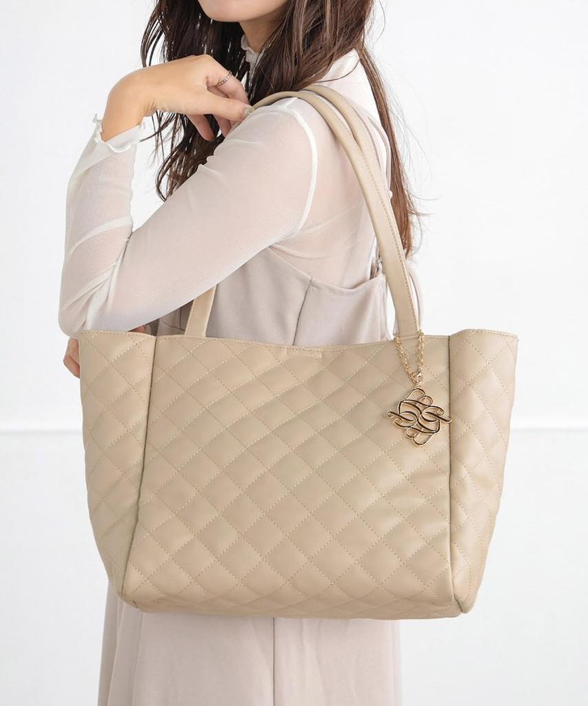 Altro Rose Beige Tragetasche für Damen, 2-Wege gesteppte Umhängetasche, 970376-08, Großes Fassungsvermögen, Kann in der Hand getragen oder über der Schulter getragen werden, Passt