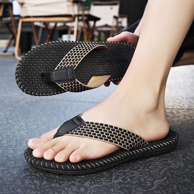 Summer Men's Slippers with Thick Soles and Woven Upper, Trendy Beach Slippers with Wear-resistant Texture, Non Slip for Indoor and Outdoor Wear