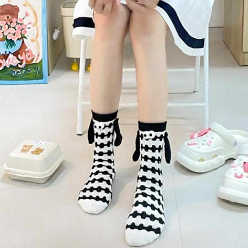 1Pair Magnetic Skin-friendly Big Eyes Dopamine Hand-in-hand Socks Comfortable Plaid Pattern Cartoon Couple Socks Warm Colorful