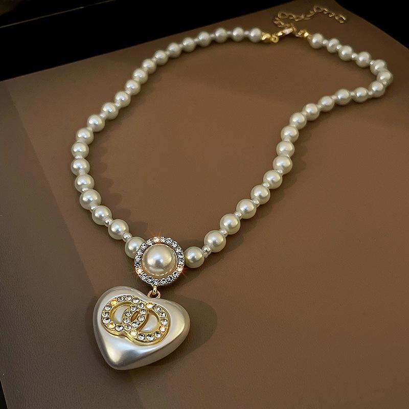 Diamantbesetzte künstliche Perle Doppelkreis Liebesohrringe Französische Retro-Steckohrringe Exquisite Ohrringe Damen