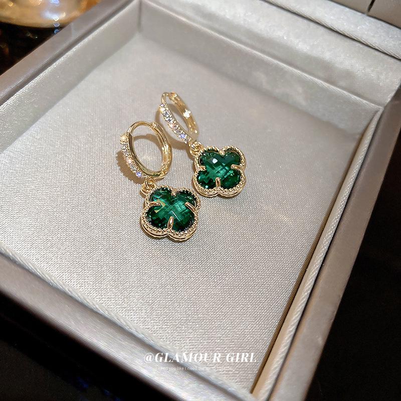 Exquisite Green Gem Dangle Earrings with Silver Needle - Elegant Statement Jewelry for Every Occasion