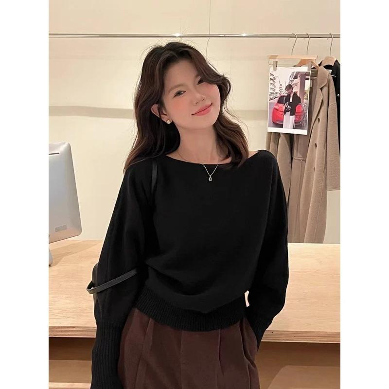 Gentle one-word neck lantern sleeve front shoulder knitted sweater autumn and winter temperament single wear inside loose slanted shoulder shirt average size recommended 80-60kg 2858₽