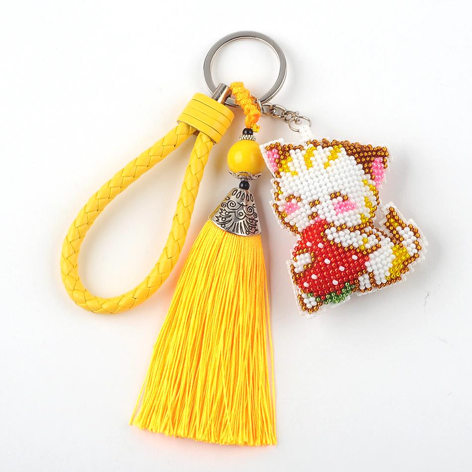 Couple Keychain Strawberry Cat Pendant with Beaded Cross-stitch for Car Key Decoration