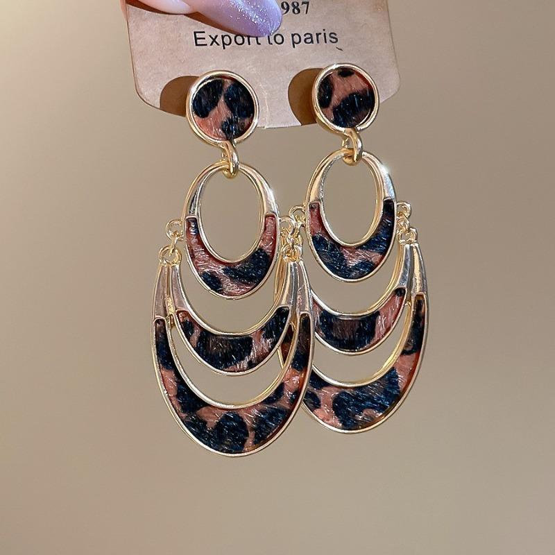 Silver Needle Leopard Geometric Earrings Vintage Maillard Temperament Premium Stud Earrings Fashion Daily Commuter Earrings