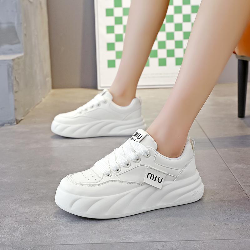 Little white shoes women's Korean version spring 2025 new student platform versatile cute casual sports board shoes tide A05