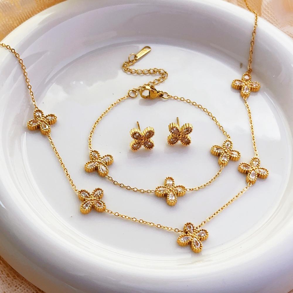 Four-leaf Clover Necklace Bracelet and Jewelry Set - Colorfast Fresh and Sweet