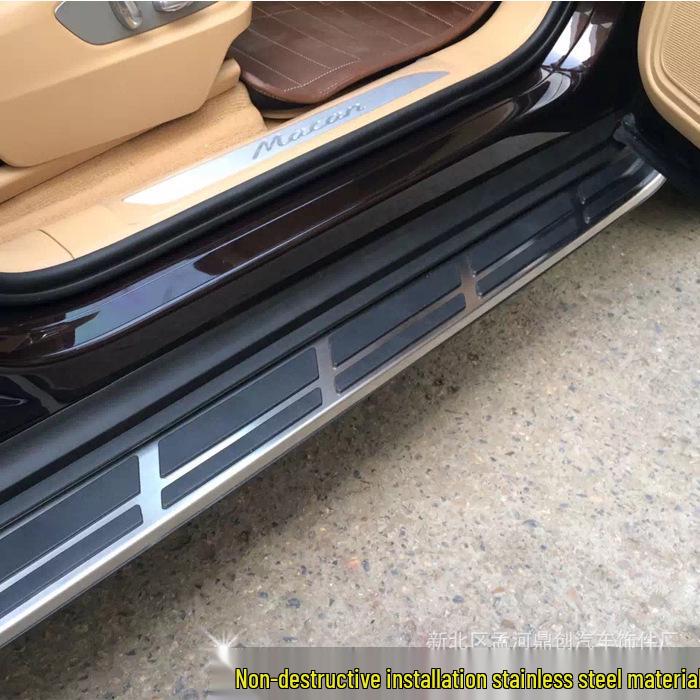 Kompatibilní boční nášlapy pro Cayenne (2011–2020) a Macan (2014–2020)