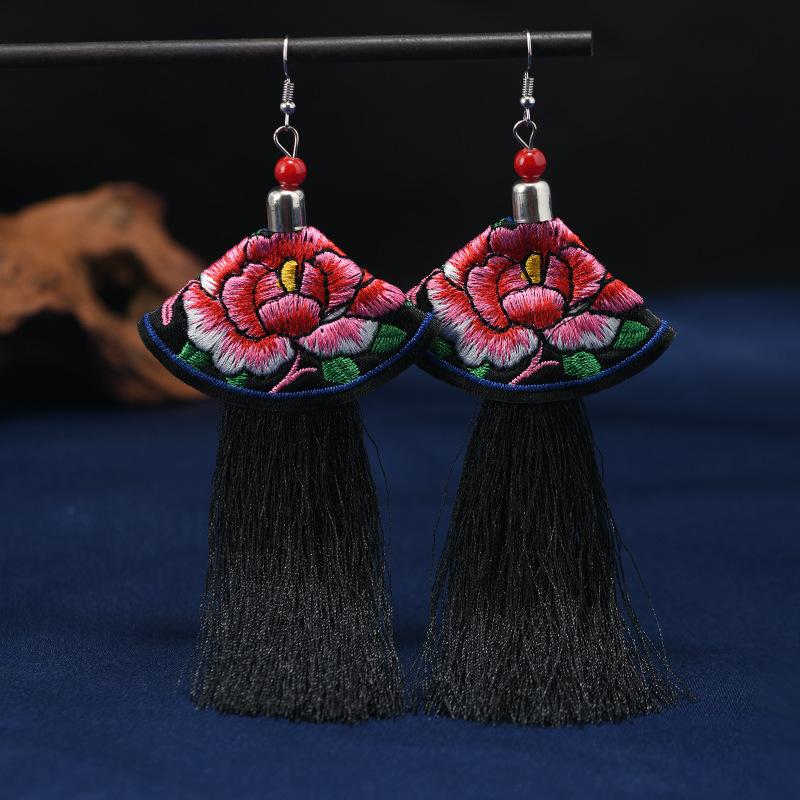 Embroidery fabric tassel earrings long retro flowers Yunnan Lijiang dance performance women's cheongsam earrings