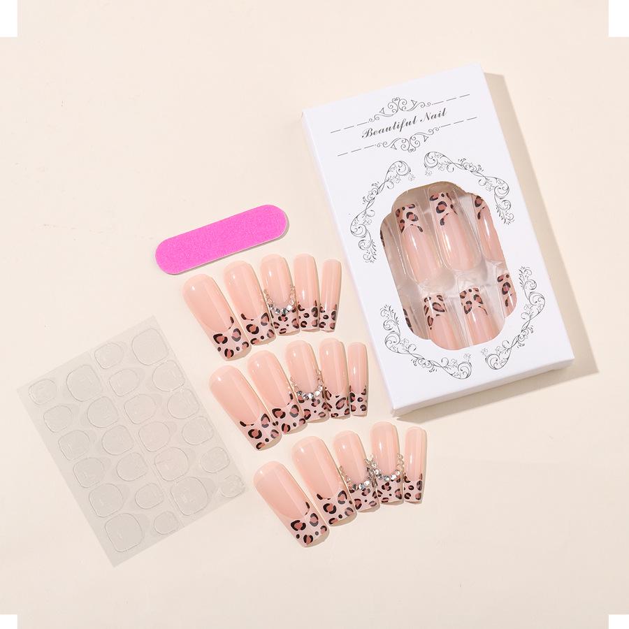 

Эксклюзивные французские точечные и леопардовые накладные ногти