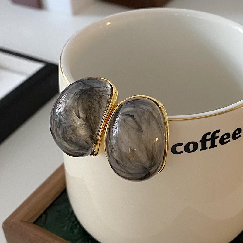 Maillard Water Drop Earrings: 2024 Autumn/Winter Retro High-End Fashion