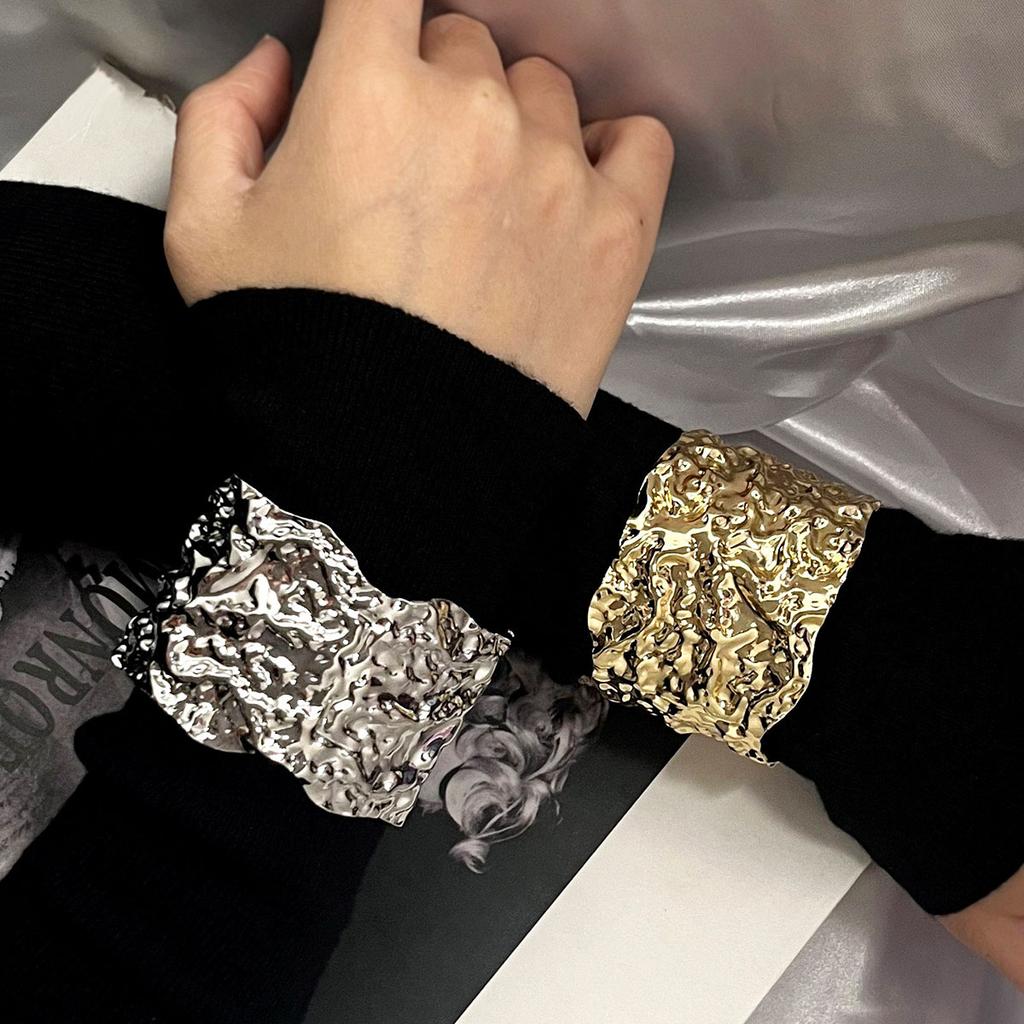 Fashionable Geometric Embossed Style Bracelet With Gold And Silver Dual Tone Minimalism Fashionable Jewelry Gift For Women