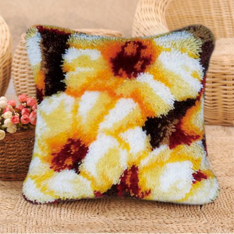 Cartoon Embroidery Latch Hook Kit Seat Cushion Carpet Pillow Latch Hook Rug Kit Smyrna Package Button Pad Package DIY Decorative