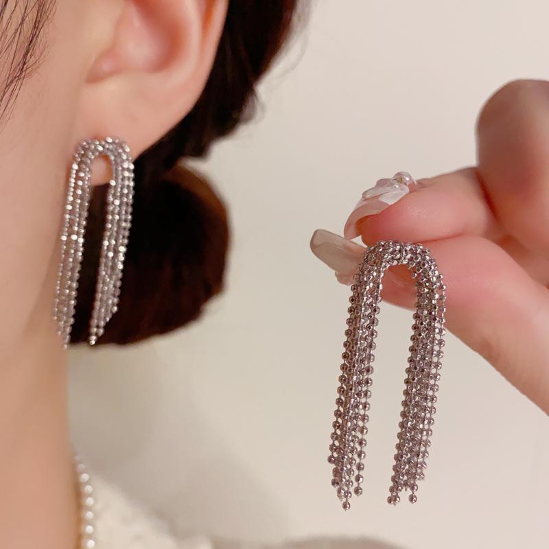 Temperament Metal Long Chain Tassel Earrings Unique Design Fashionable Earrings Light Luxury High-end Earrings