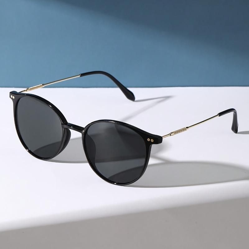 

1 Piece of Women s Retro Round Fashionable Glasses Lightweight Box Decoration Party Accessories Casual Chic Social Event Glasses черный серый