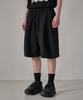 BOUNDARY Single-Pleat Rivet Bermuda Shorts [Black]
