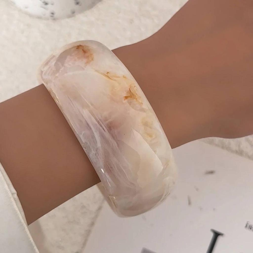SHIXIN Trendy Chunky Resin Acrylic Wide Bangle Bracelet for Women Vintage Irregular Metal Stackable Cuff Bracelet Party Jewelry