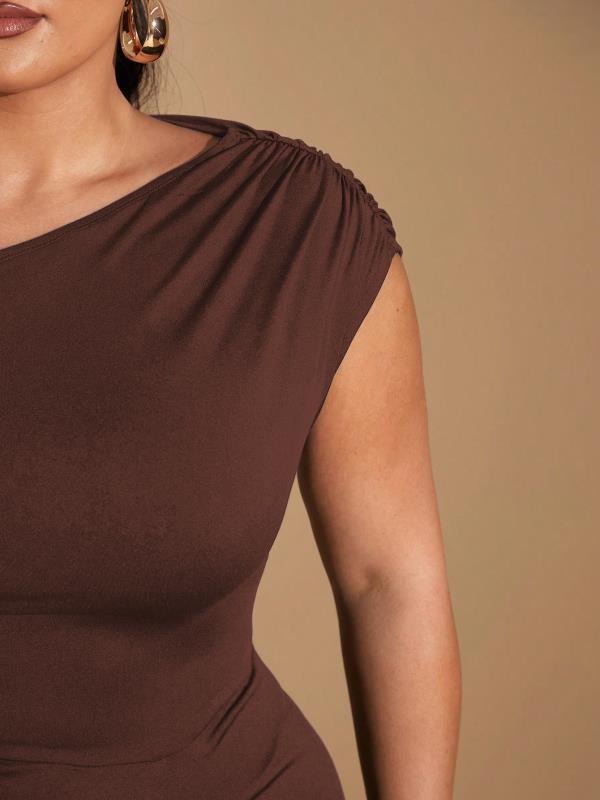 Letnia 2025 Dopasowana Sukienka Podkreślająca Talie z Rozcięciem - Styl Europejski i Amerykański z Krótkimi Rękawami