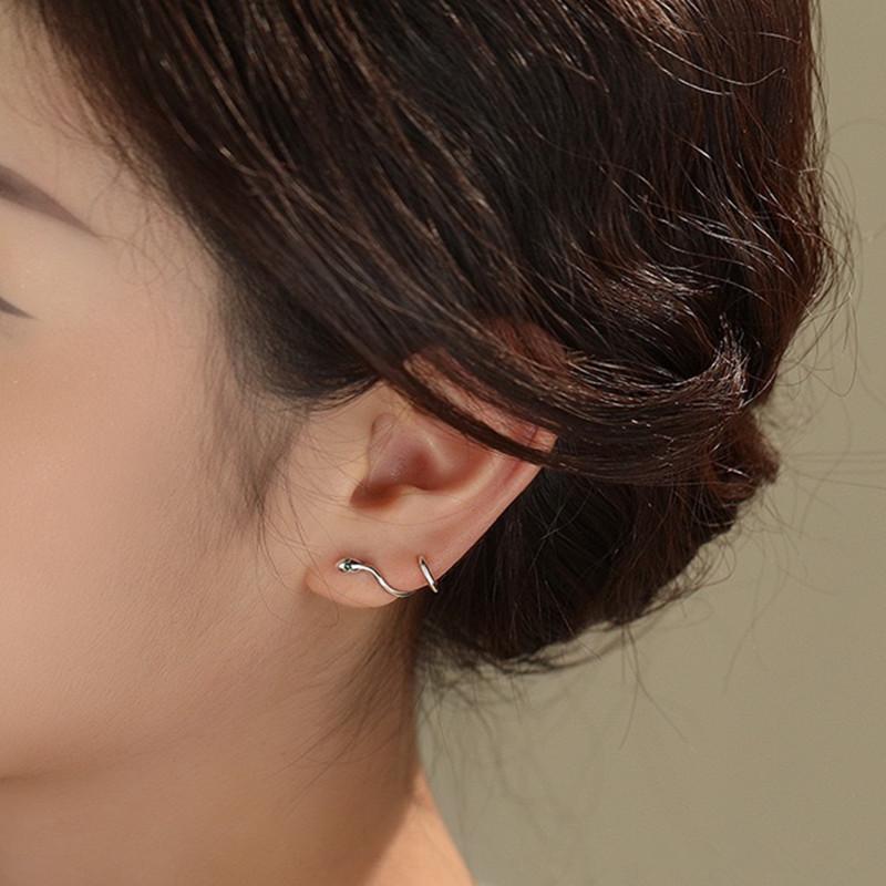 Beixi Grüne Schlangenohrringe für Damen - S925 Sterling Silber Stecker & Manschette mit Nischen-Design