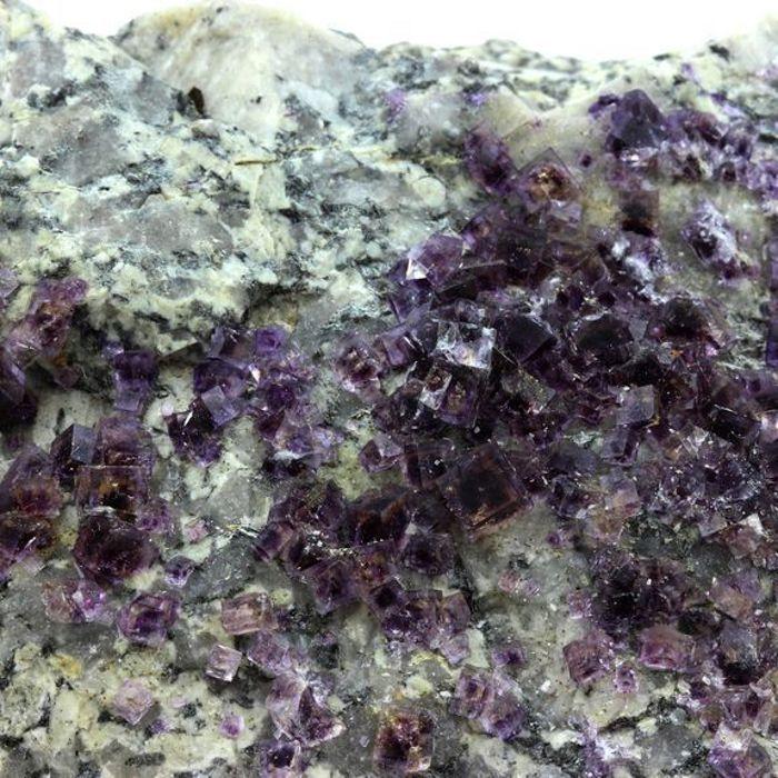 Pierres et Minéraux. Fluorite. 3411.0 ct. Saint-Péray, Ardèche, France.