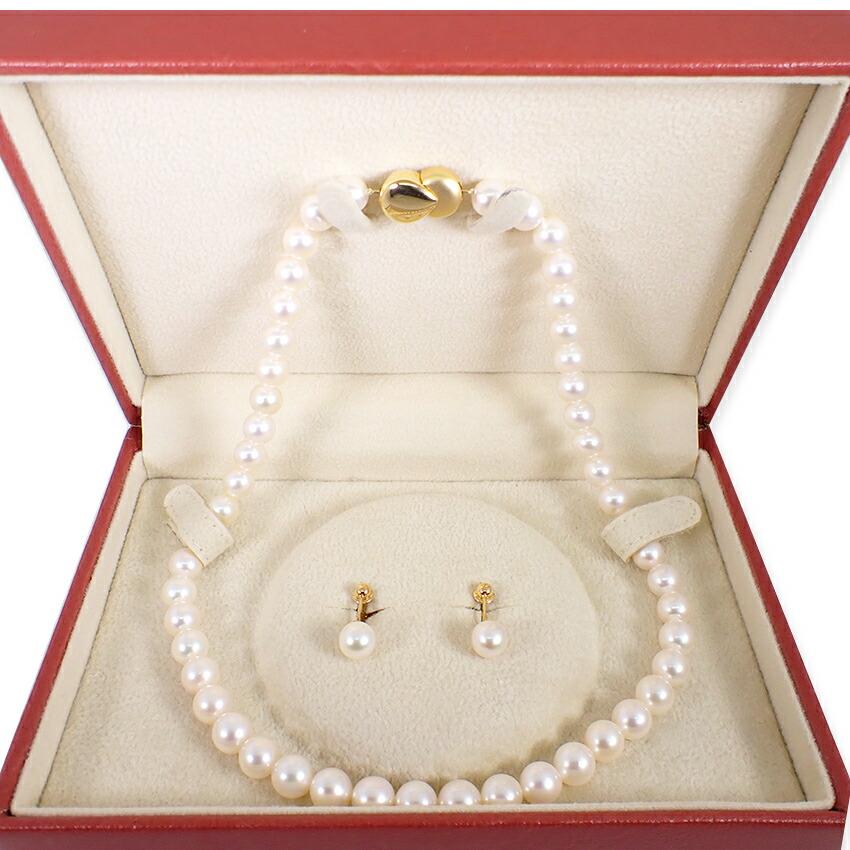 

Pre-owned POLA Akoya Pearl 750 8.0-8.5mm Necklace and Earrings Set (j61-18)