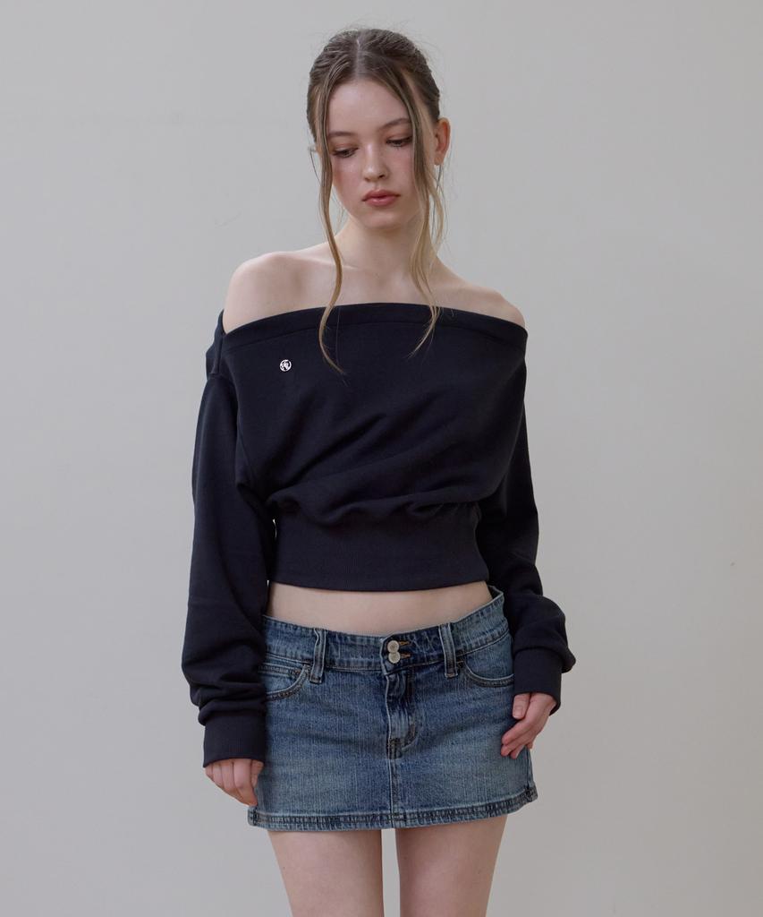 ROSEFRANTZ Crop Off Shoulder Sweatshirt [Charcoal]