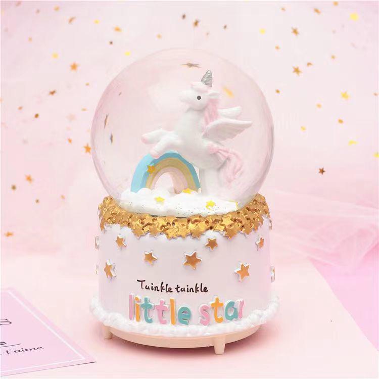Crystal Ball 8-Note Music Box with Snowflakes and Light-Up Feature – Ideal Birthday Gift for Girls, Children, and Best Friends